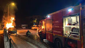 Uşak’ta park halindeki otomobilde yangın