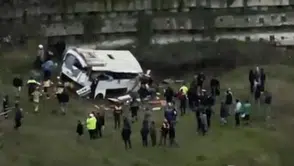 Esenyurt’ta otobüs şarampole yuvarlandı! Ölü ve yaralılar var