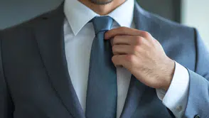 Kravat takmak beyne zarar mı veriyor? Kan akışını azaltan şaşırtıcı gerçek!