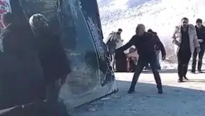 Sarıkamış anmasına giden otobüs devrildi: 17 yaralı