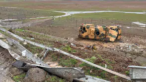 TAG Otoyolu'nda askeri araç devrildi : Çok sayıda asker yaralandı!