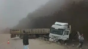 Sinop Boyabat’ta yolunda tır kazası