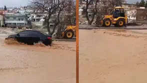 Gaziantep'te yağış etkisi : Cadde ve sokaklar göle döndü