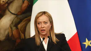 İtalya , İsrail ile olan savunma anlaşması askıya aldı