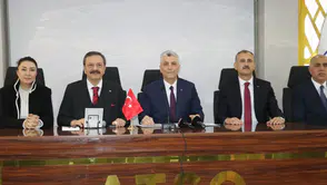 Bakan Bolat Ağrı'da duyurdu : Gürbulak Sınır Kapısı üzerinden ticaret hacmi artacak