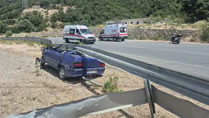 Bodrum’da korkutan kaza : Otomobil çelik bariyerlerin altına girdi