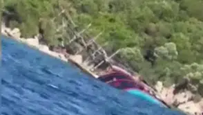 Marmaris'te gezi teknesi battı : 110 yolcu tahliye edildi