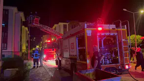 Elazığ'da apartman yangını : 1'i hamile 4 kişi dumandan etkilendi