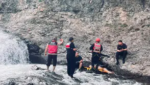 Sakarya'da dereye giren 20 yaşındaki genç boğularak can verdi