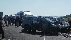 Ardahan’da zincirleme kaza : 3 ölü, 4 yaralı