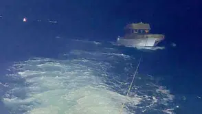 Çanakkale Boğazı'nda sürüklenen tekne kurtarıldı : 3 kişi güvende