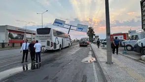 Adana'da yolcu otobüsü kazası