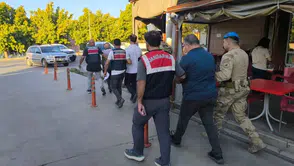 İzmir'de FETÖ operasyonu : 3 tutuklu