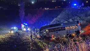 Amasya'da yolcu otobüsü şarampole uçtu : 24 yaralı