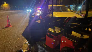 Kütahya'da otomobil elektrikli bisiklete çarptı : 2 kişi yaralandı