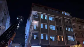 Zeytinburnu'nda apartman yangını : 5 kişi dumandan etkilendi