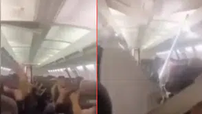 Havada korku dolu anlar : Uçağın tavanı çöktü