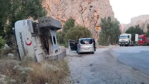 Malatya Darende'de iş makinesi yan yattı