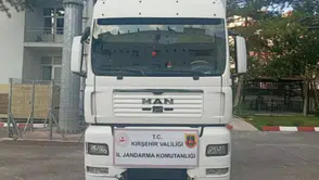 Kırşehir'de şasesi değiştirilmiş tır yol kontrolünde yakalandı: 3 gözaltı