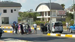 Hafif ticari araç ile 3 tekerlekli motosiklet çarpıştı !
