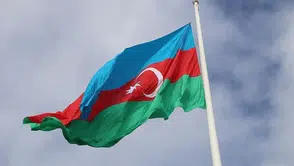 Azerbaycan'da Türk Bayrağının İndirilmeye Çalışıldığı İddialarına Resmi Yalanlama