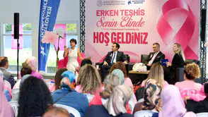 Küçükçekmece’de meme kanserinde farkındalık için kürek çektiler