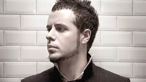 Emre Aydın kimdir, kaç yaşında ve nereli? Sanatçının biyografisi ve müzik kariyeri hakkında merak edilenler