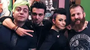 Model grubu ne zaman ve neden dağılmıştı?