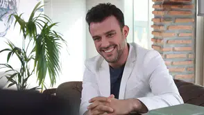 Delikanlı Dizisinde Sarp Karakteri Kimdir ve Salih Bademci Hangi Yapımlarda Rol Aldı?