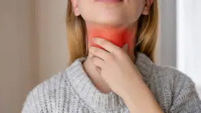 Boğazınızdaki 'geçmeyen gıcık' o hastalığın habercisiymiş!