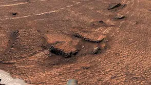 Mars'ta şaşırtan keşif : Çokgen şekiller bulundu