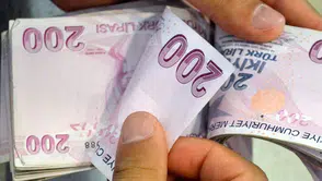 Kredi kartında sadece asgari tutarı ödeyenler ne kadar borçlanıyor?