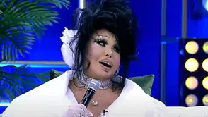 Bülent Ersoy konserinde çocukları mutlu etti