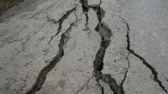 Kastamonu'da heyelan sebebiyle yol göçtü