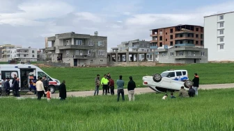 Adıyaman'da direğe çarpan otomobil takla attı!