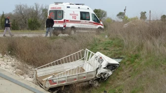 Çalıntı kamyonetle şarampole devrildi! Feci şekilde can verdi