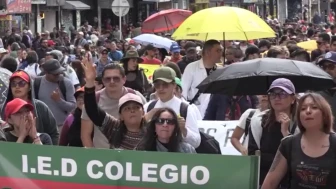Kolombiya'da öğretmenler greve girdi: Dersleri boykot ettiler