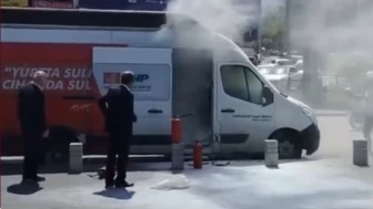 CHP seçim aracı alevler içinde kaldı