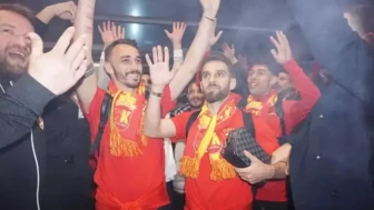 Kayserispor futbolcularına coşkulu karşılama!