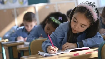 28 Nisan Pazartesi okullar tatil mi? İstanbul’da eğitim devam edecek mi? Gözler valilik açıklamasında