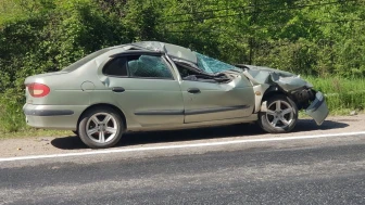 Karabük'te otomobilin üzerine kaya düştü: 5 yaralı