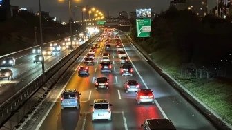 İstanbul’da depremin ardından trafik kitlendi