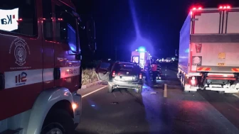 Balıkesir Ayvalık’ta otomobil traktöre çarptı, 1 ölü, 2 yaralı