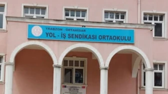 Okulda öğretmene yumruklu saldırı