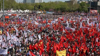 1 Mayıs resmi tatil mi?