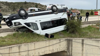 Kastamonu’da minibüs ile tır çarpıştı