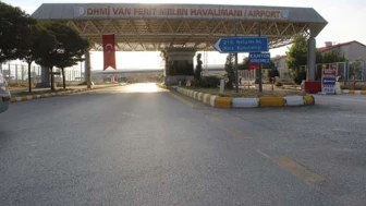 Havalimanında kaçak altın operasyonu!  Yüklü miktarda döviz ele geçirildi