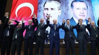 İYİ Parti'de istifa depremi: İki belediye başkanı AK Parti'ye katıldı