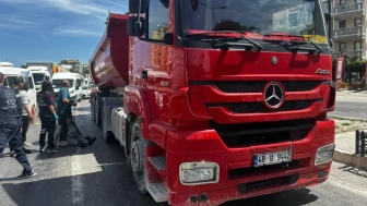 Yolun karşısına geçerken canından oluyordu!