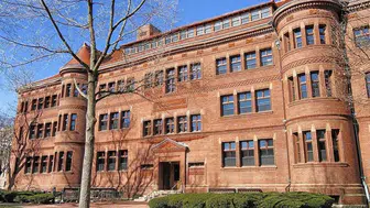 Harvard’ın yabancı öğrenci kabulü durduruldu